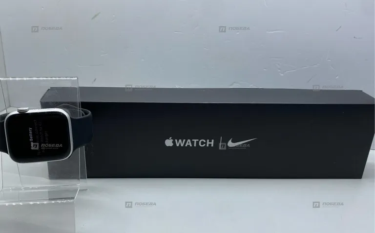 Часы Apple Watch SE Nike 44 mm