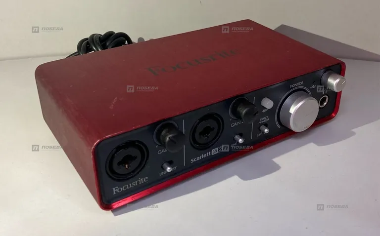 Звуковая карта Focusrite 2i2