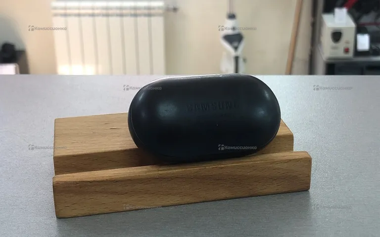Наушники  Samsung Buds