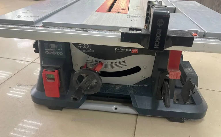 Распиловочный станок BOSCH GTS 635-216