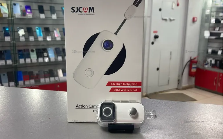 Экшен камера Sjcam c100*
