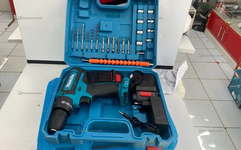 Шуруповерт Makita реплик