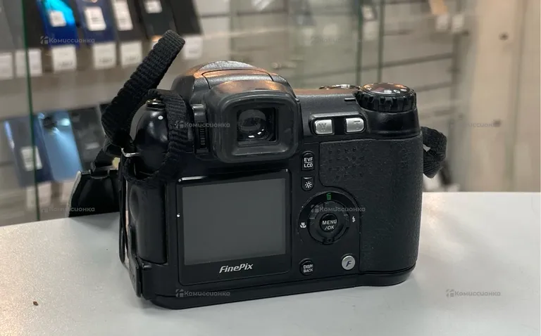 Фотоаппарат FUJIFILM FinePix S5600