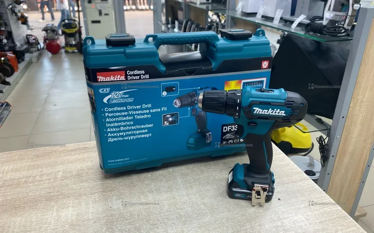 Дрель шуруповерт Makita DF333D