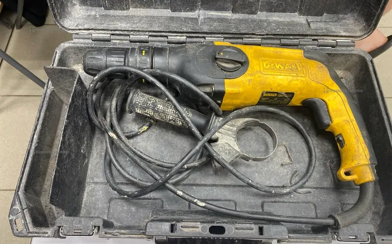 Перфоратор dewalt D25104K