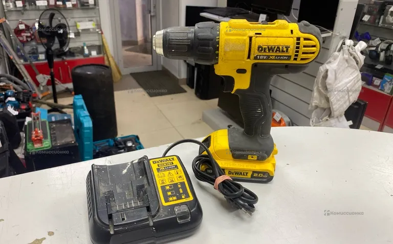 шуруповерт Dewalt DCD771 ks