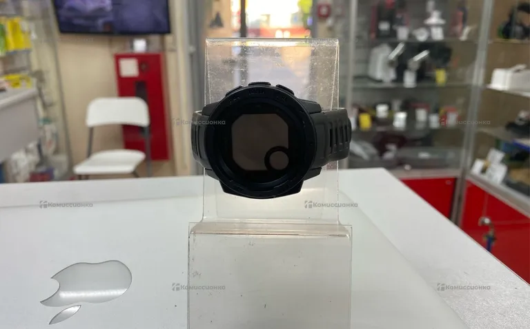 Часы  garmin instinct