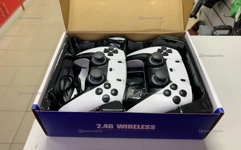 Игровая консоль 2.4G(белая)