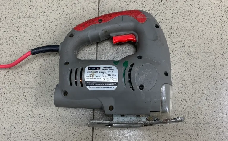 Электролобзик OMAX 10106