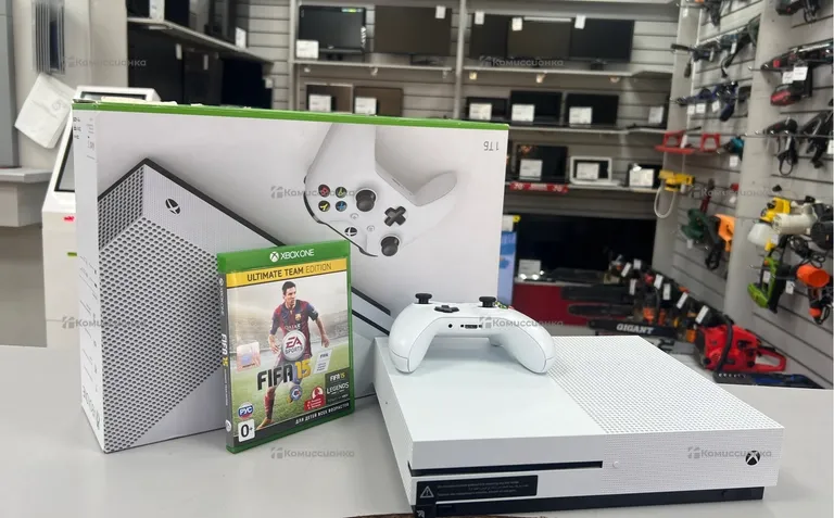 Приставка Xbox One S 1Tb