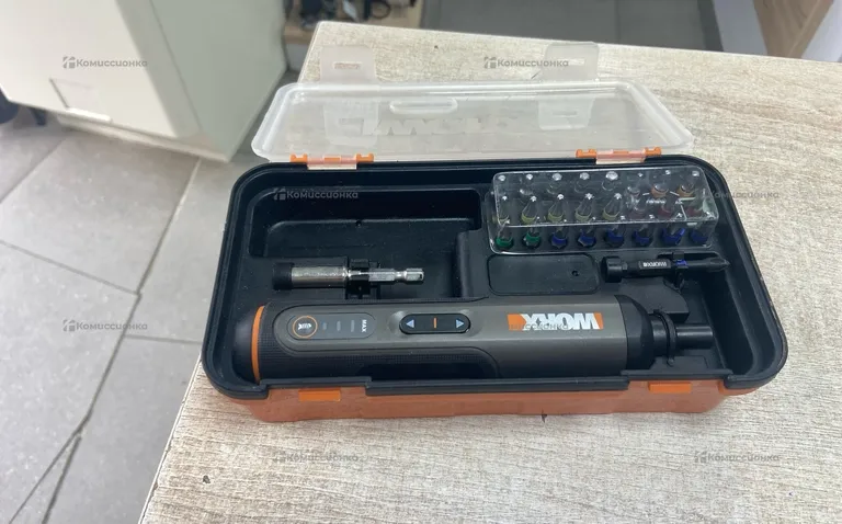Отвертка аккумуляторная WORX WX240
