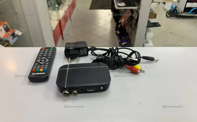 Цифровая ТВ приставка  lumax dv1115