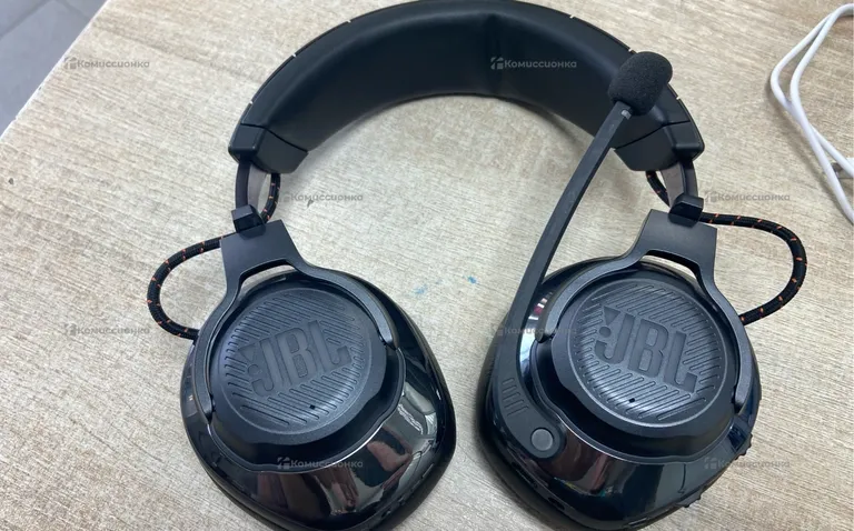 JBL l Quantum 810