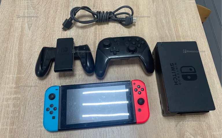 Приставка Nintendo Switch HAC-001