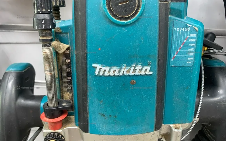 Фрезер makita RP2301FC