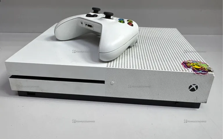 Приставка Xbox One S 500 ГБ