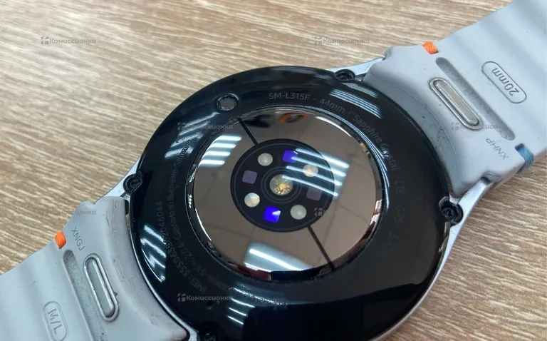 Часы Samsung Galaxy Watch 7 44mm