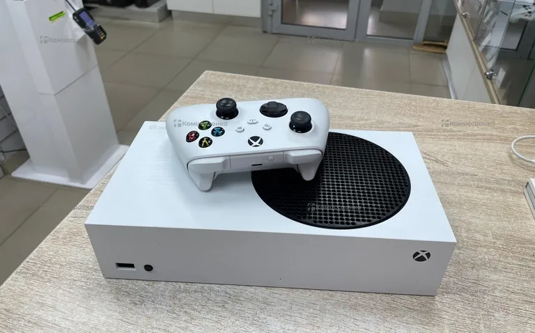 Приставка Xbox Series S 512 ГБ.