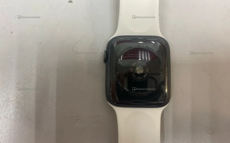 Часы  Apple Watch SE 45mm