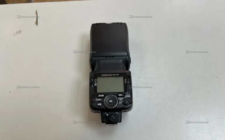 Вспышка Nikon SB-700