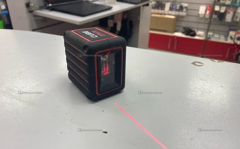 Лазерный уровень Cube mini