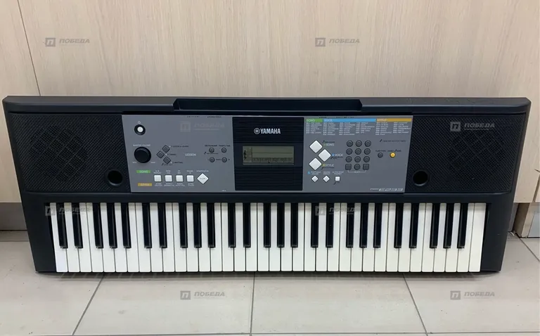 Синтезатор Yamaha PSR-E233