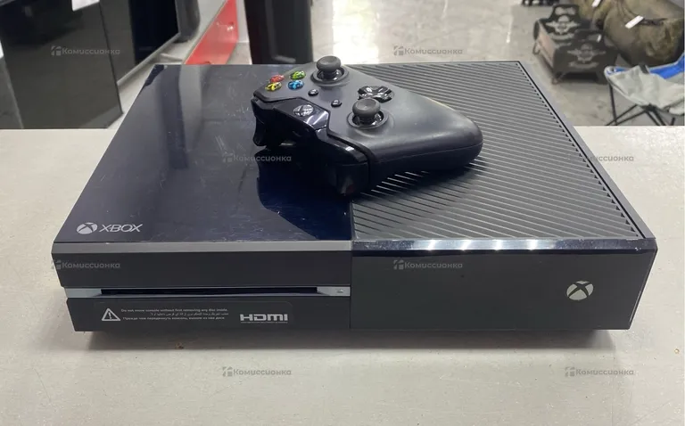Приставка Xbox One 500GB.