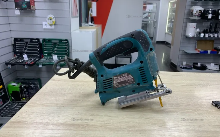 Электро Лабзик Makita 4329