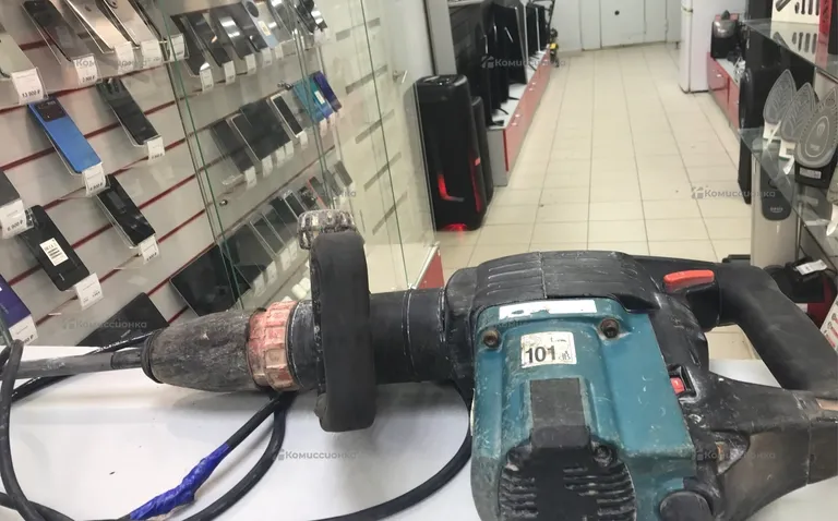 Молоток отбойный Makita HM1202c