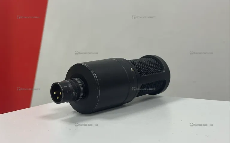 Студийный микрофон Audio-Technica AT2020