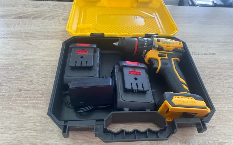 Шуруповерт Dewalt б/щ