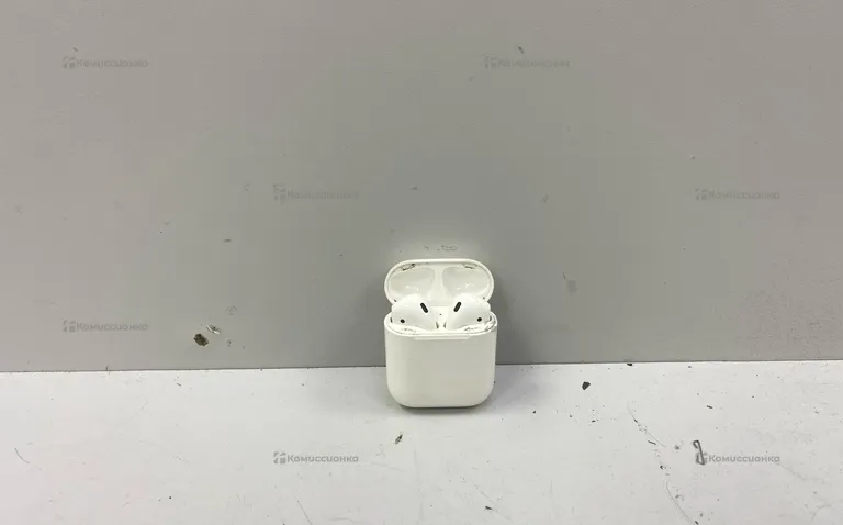 Наушники  APpple AirPods (1 поколение)