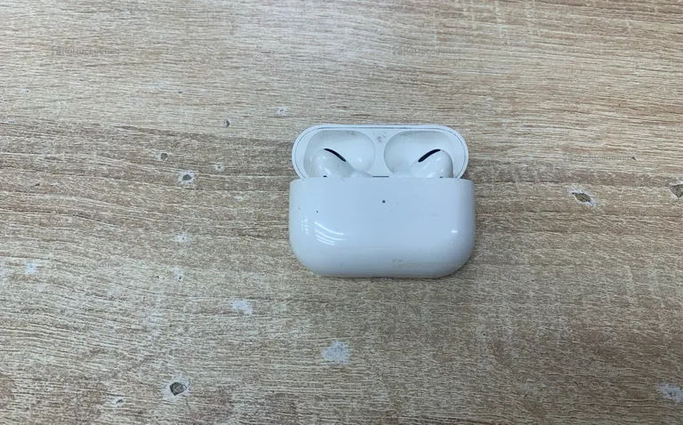 Наушники  Apple AirPods Pro
