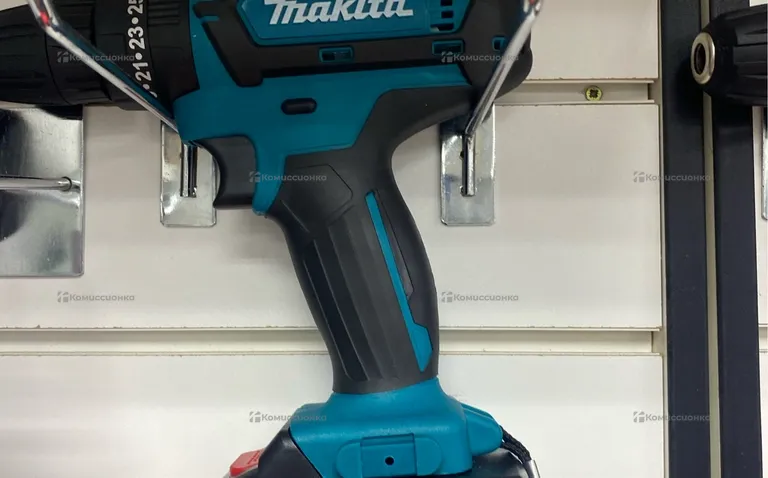 Шуруповерт Makitaa