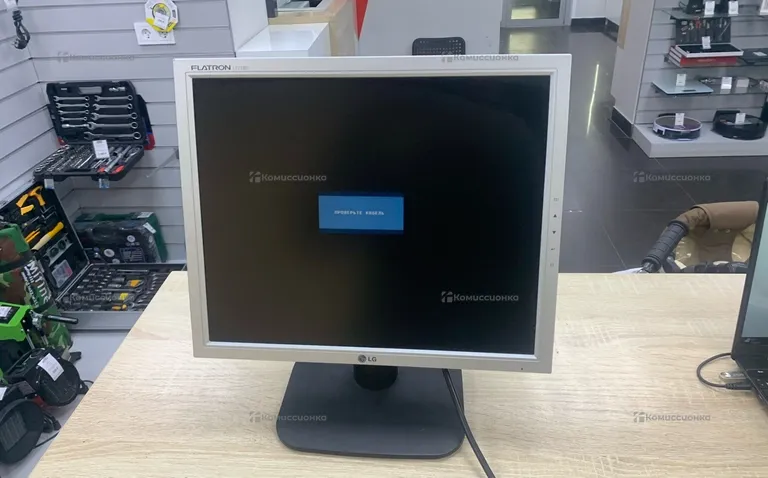 Монитор LG Flatron L1718S