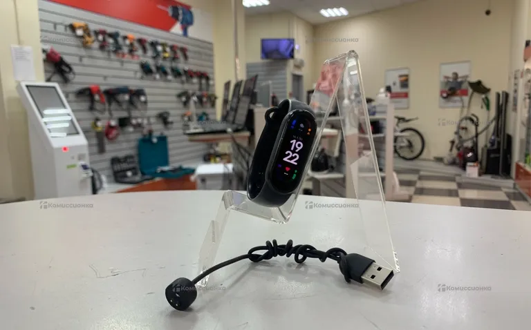 Часы  Xiaomi mi band 4