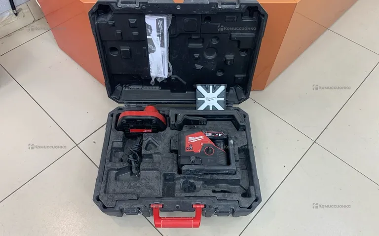 лазерный уровень Milwaukee M12 3PL