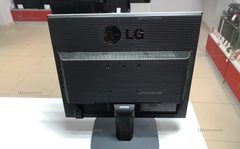 Монитор LG Flatron L1718S