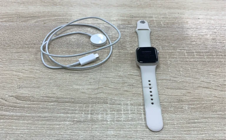 Часы  Apple Watch SE 40mm