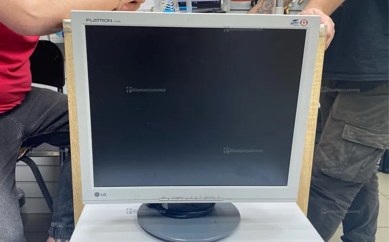 Монитор LG Flatron L1915S