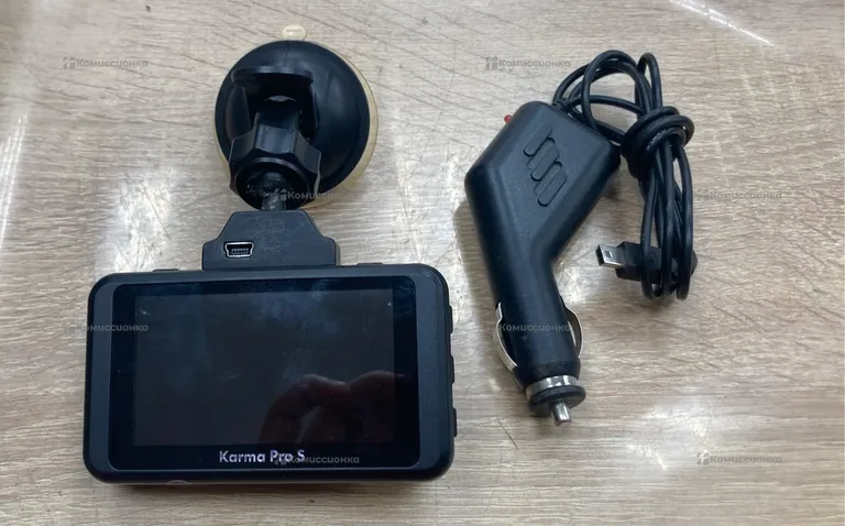 Видеорегистратор  fujida karma pro s