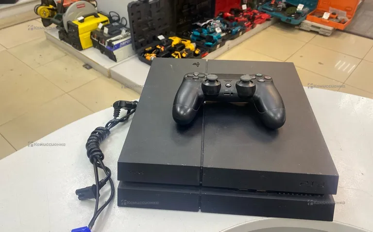 Игровая приставка PS4. Fat 500GB