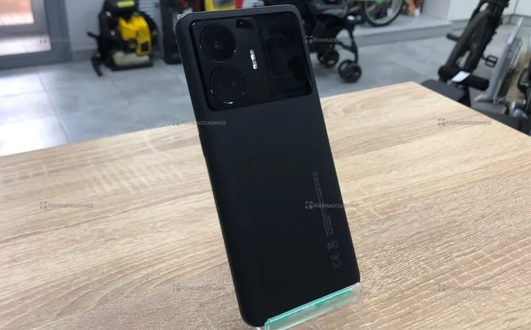Realme GT3 240W 16/1 ТБ