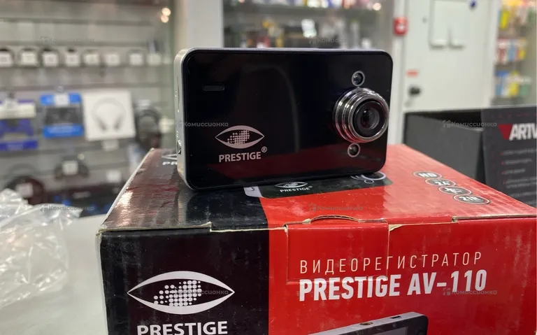 Видеорегистратор «Prestige AV-110».