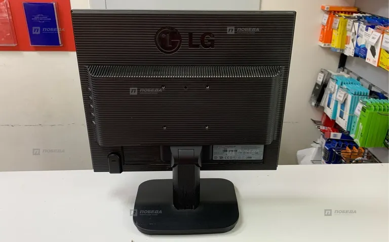 LG Flatron L1718S