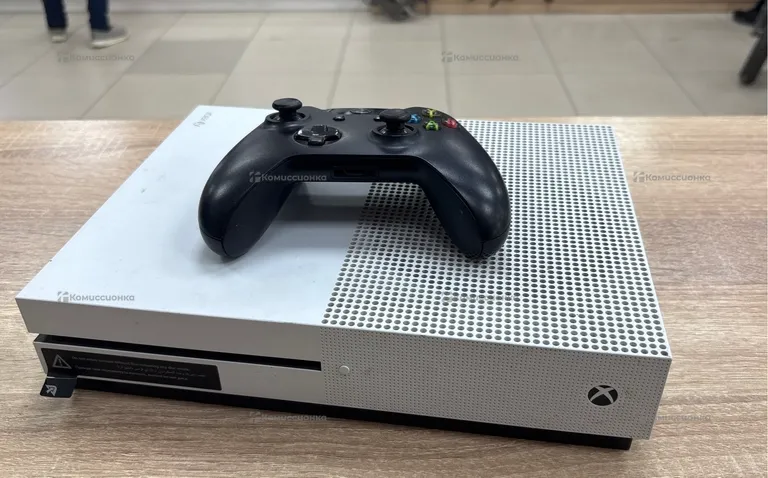 Приставка Xbox X-Box One S
