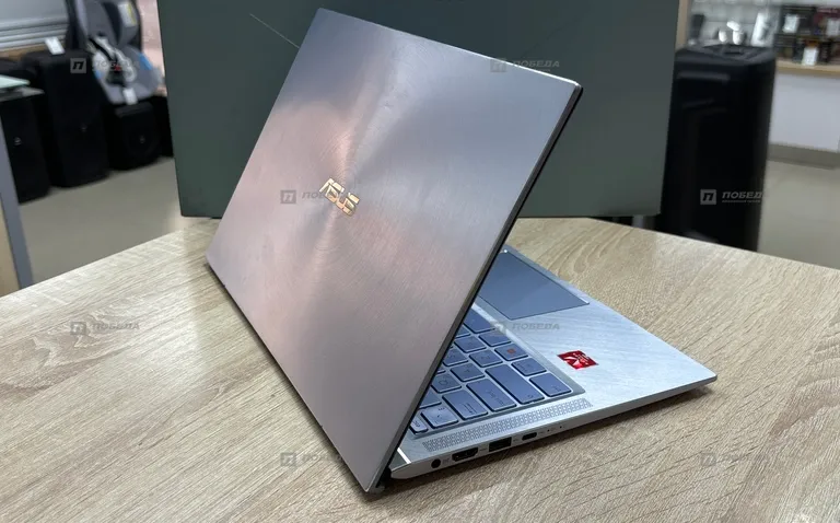 Ноутбук ASU’s ZenBook(Ryzen 5 3500U/8/Vega8/512M2