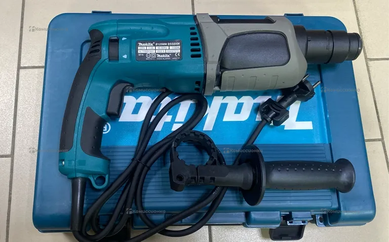 Перфоратор Makita HR 2470