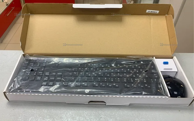 Беспроводная клавиатура и мышь HP