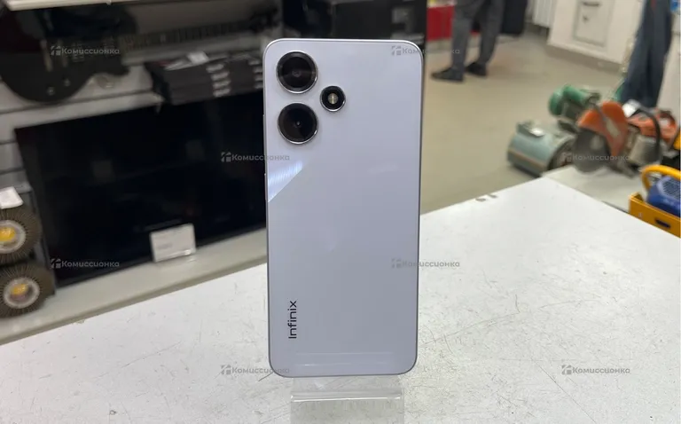 Infinix Hot 30 Play 8/128 ГБ
